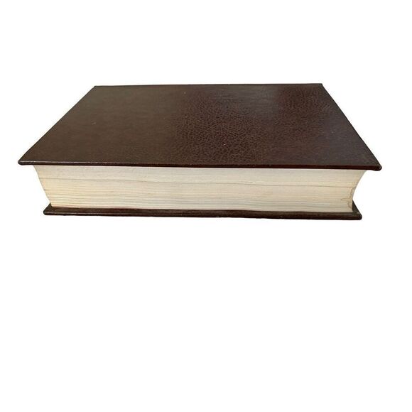 Readers Digest Family Treasury Of Great Biographies 1st Edition Hardcover Book - Picture 5 of 10